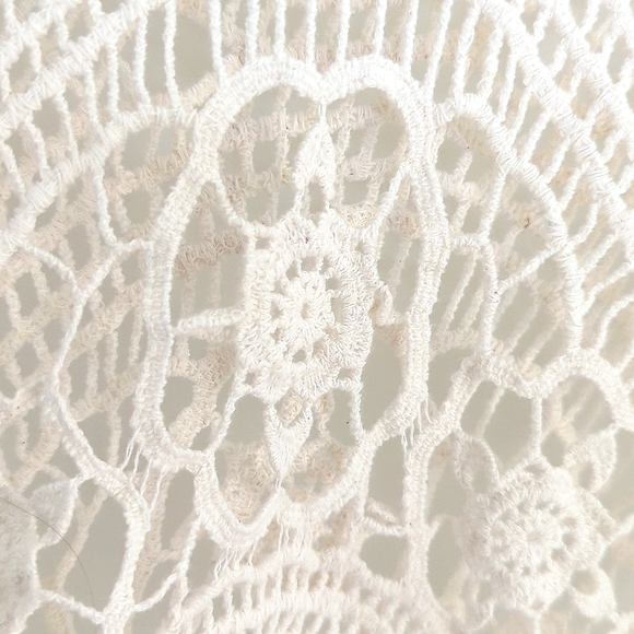 SOLITAIRE White Crocheted Top Size Small - Picture 4 of 5